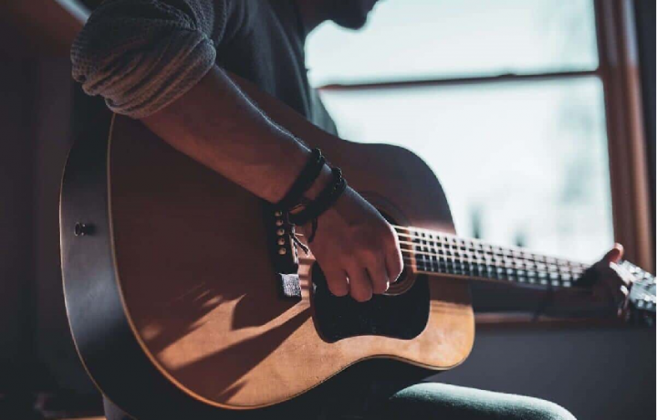 Tips and tricks to play the guitar better